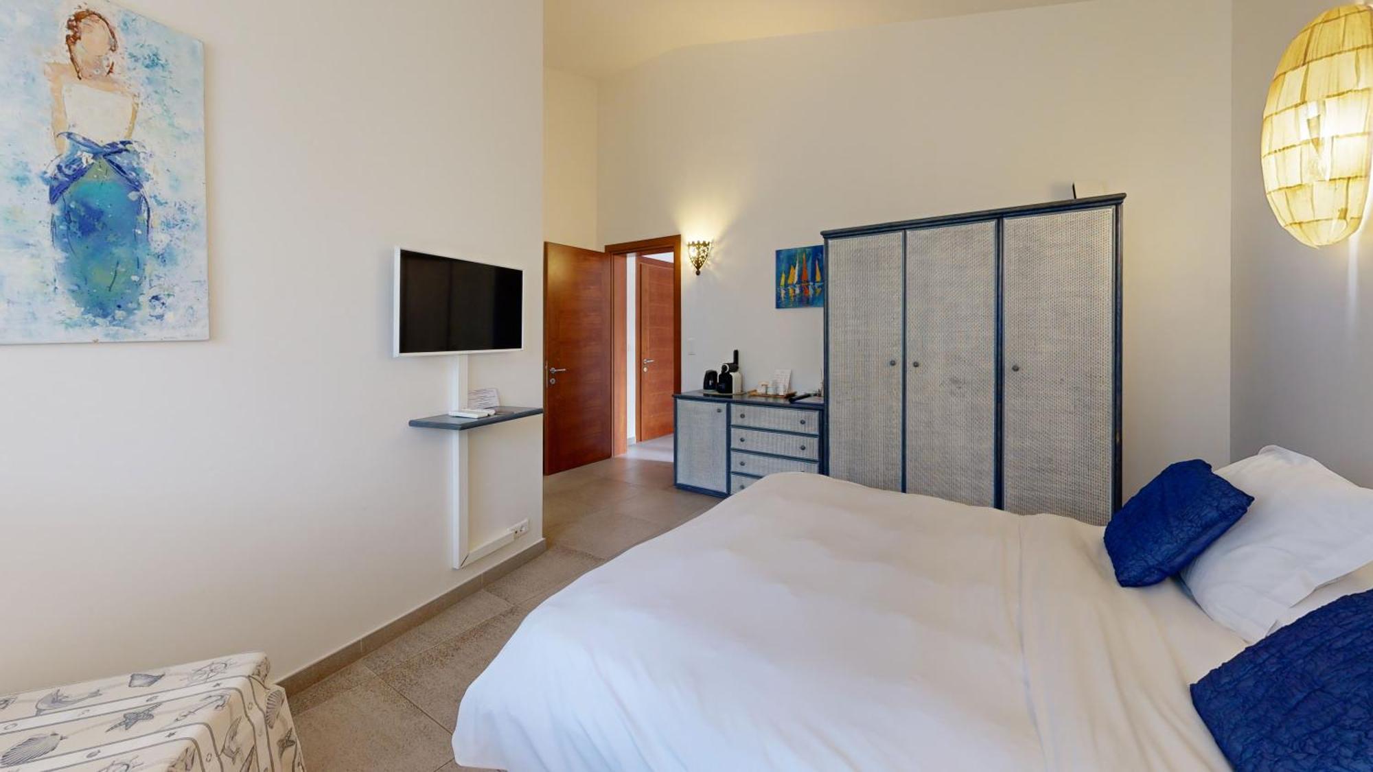 Poisson Rouge Hotel Bonifacio  Bagian luar foto